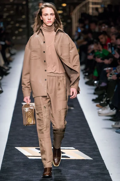 Look 4